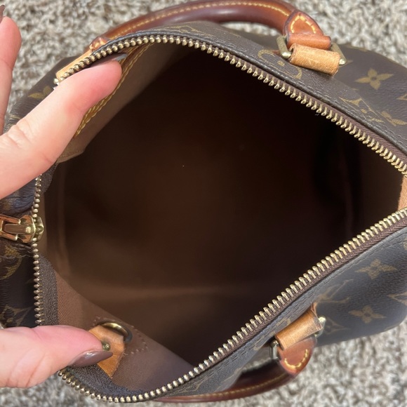 LOUIS VUITTON VINTAGE MONOGRAM SPEEDY 25 - Picture 11 of 17